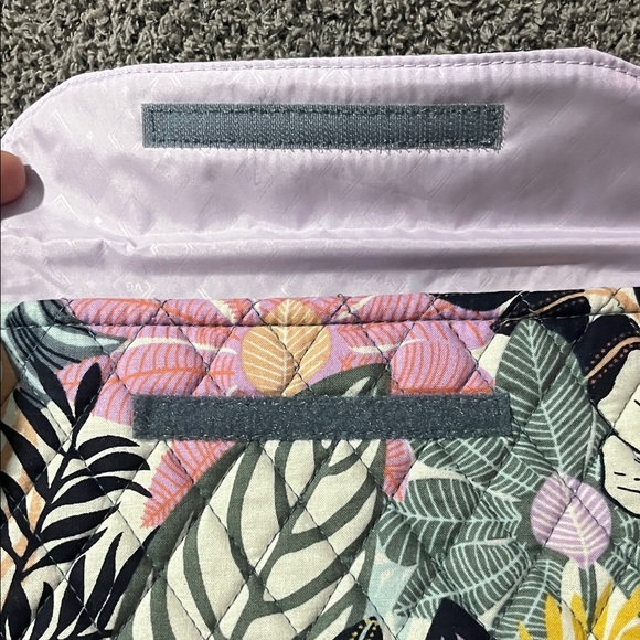 Vera Bradley Quilted Floral Velcro Tablet sleeve - Picture 6 of 6